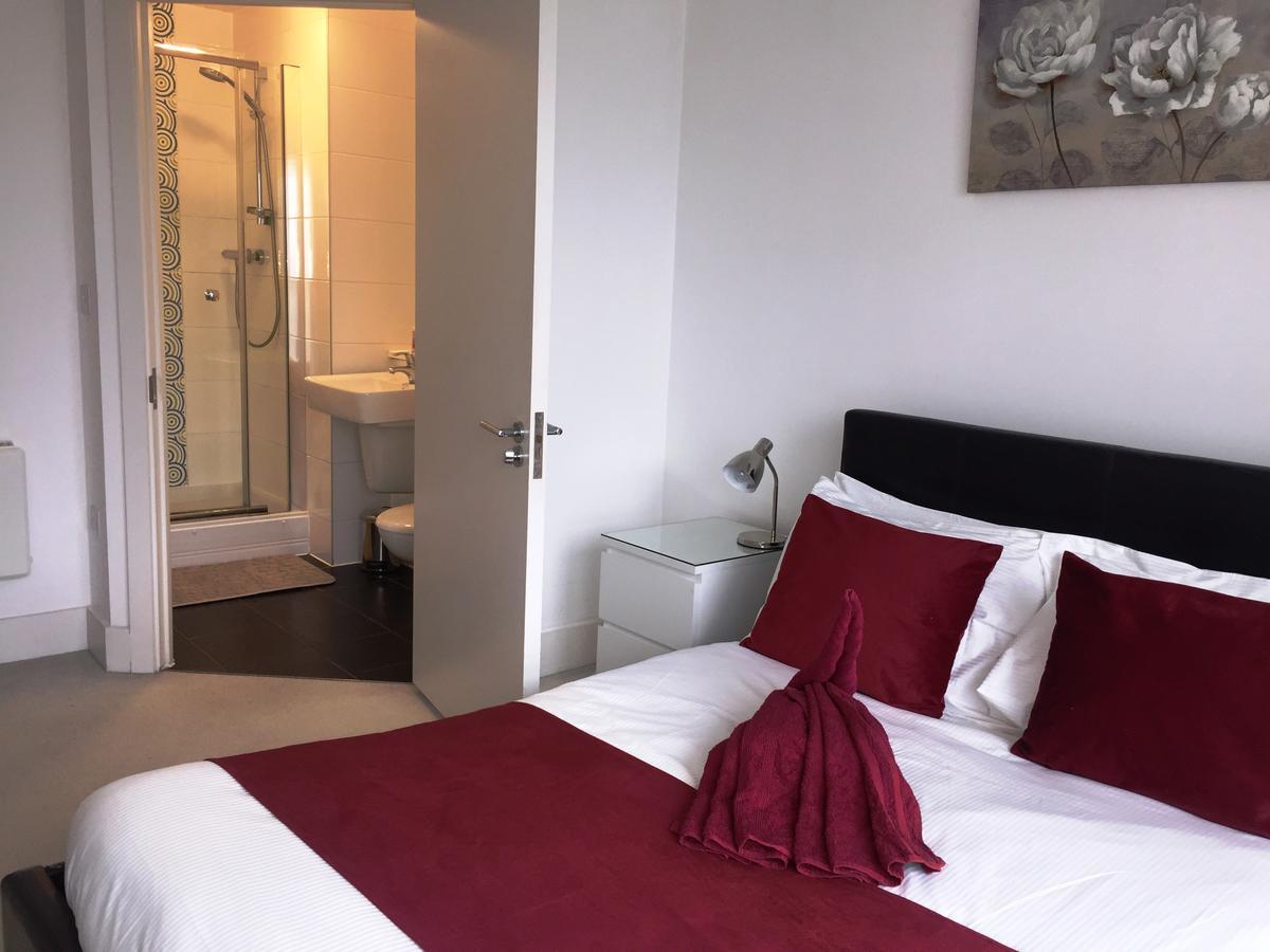Linx Apartments Skyline Plaza Basingstoke Buitenkant foto