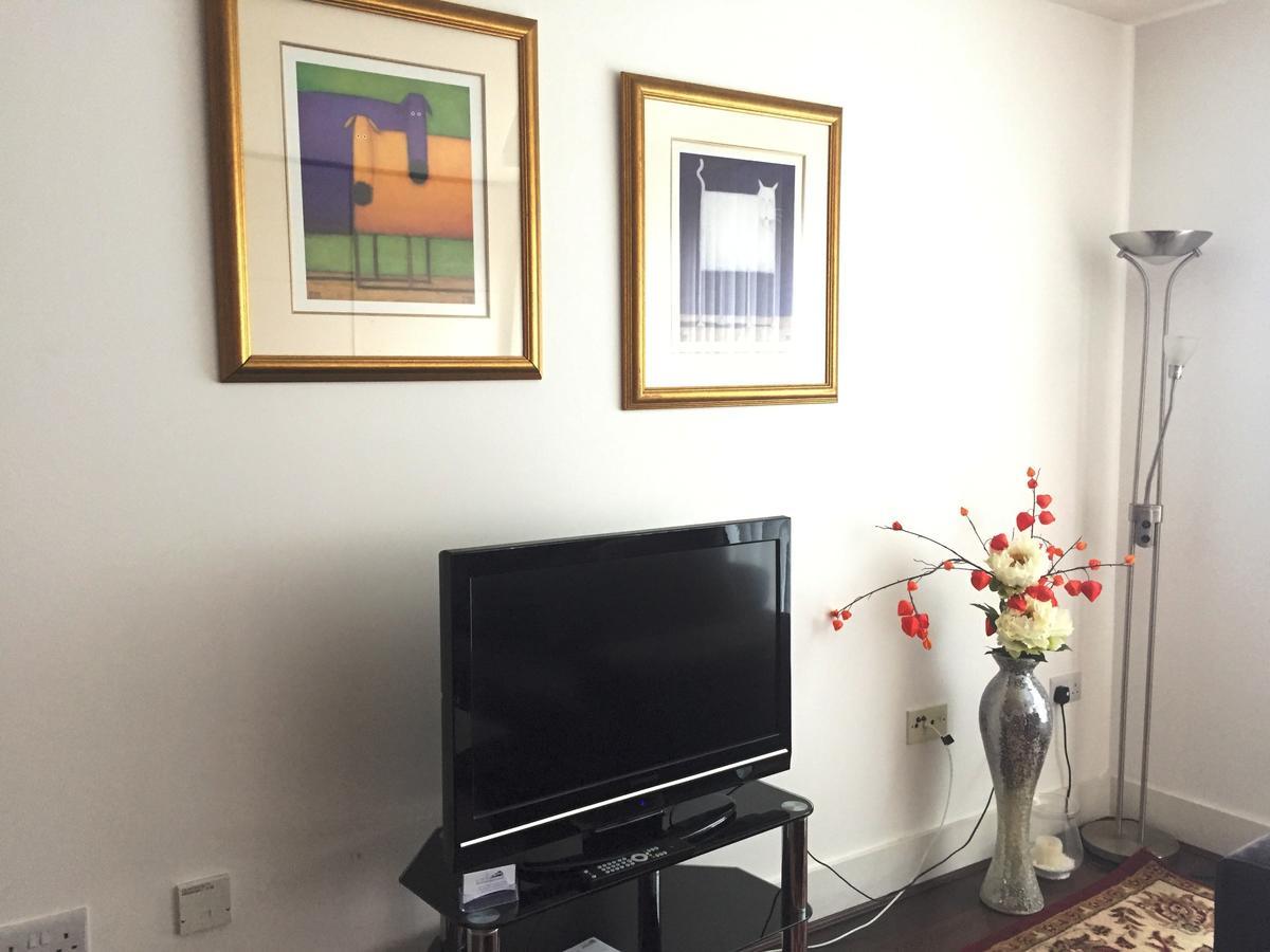 Linx Apartments Skyline Plaza Basingstoke Buitenkant foto