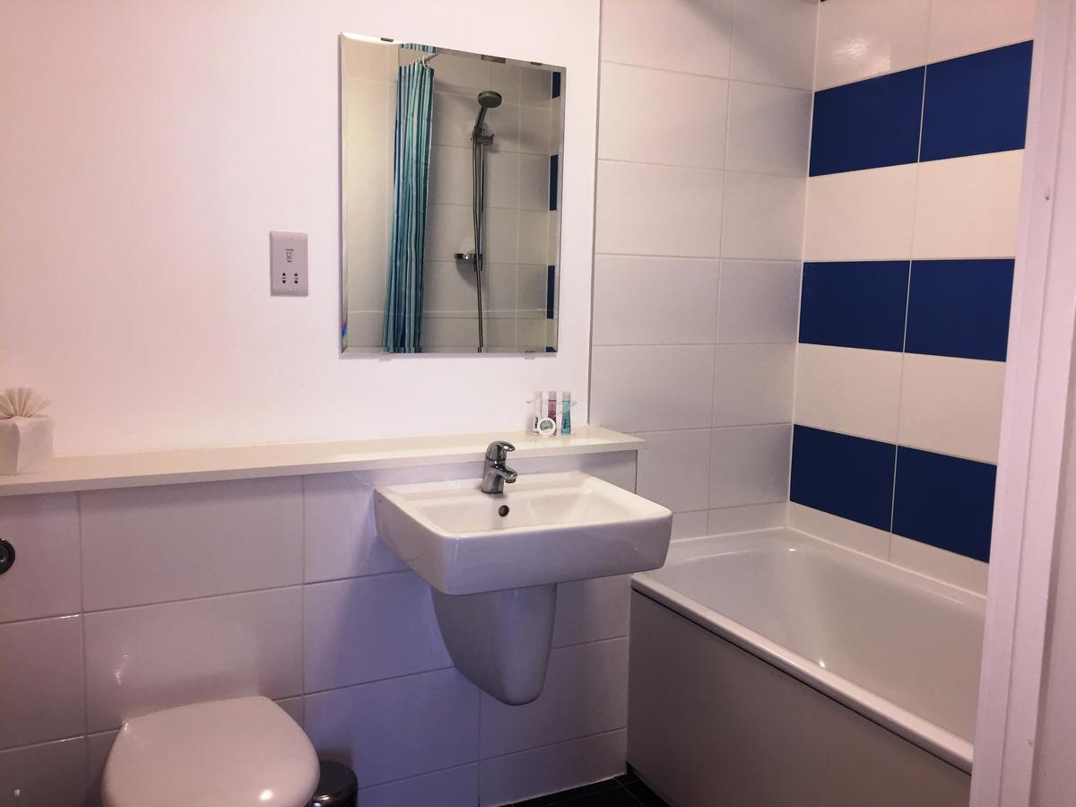 Linx Apartments Skyline Plaza Basingstoke Buitenkant foto