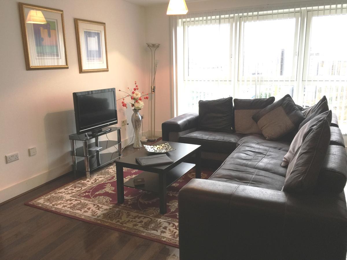 Linx Apartments Skyline Plaza Basingstoke Buitenkant foto