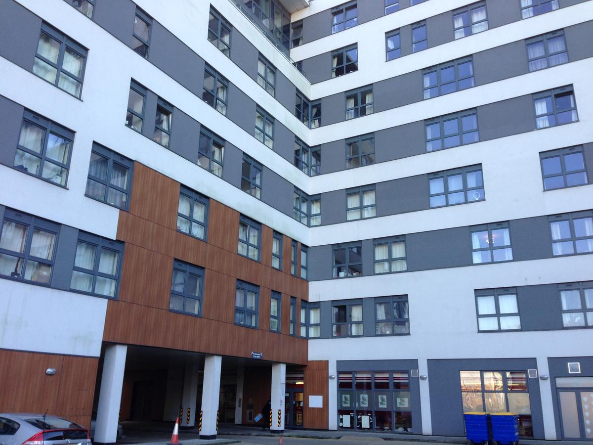 Linx Apartments Skyline Plaza Basingstoke Buitenkant foto